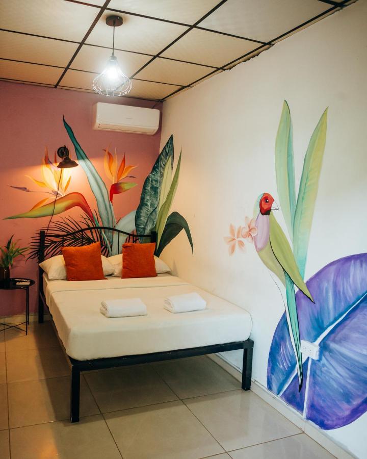 Hostal & Cafe Travelers 산티아고 외부 사진